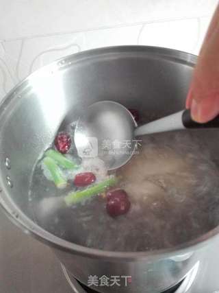 红枣参鸡汤的做法步骤:6