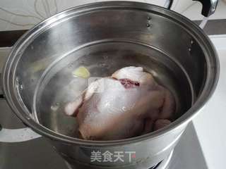 红枣参鸡汤的做法步骤:2