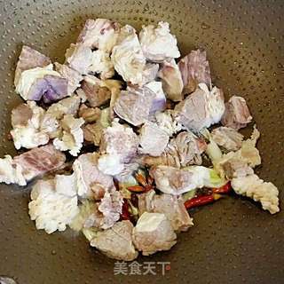 土豆炖牛肉的做法步骤:4