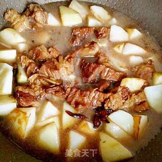 土豆炖牛肉的做法步骤:11