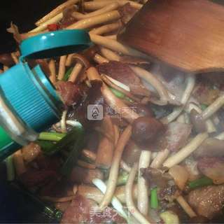 肉片茶树菇的做法步骤:9