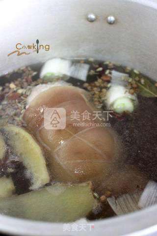 家常酱肘子的做法步骤:9