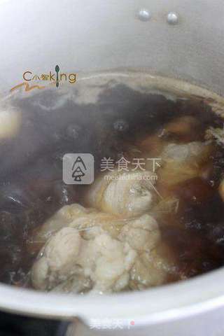 家常酱肘子的做法步骤:10
