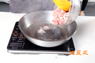 排骨瓦罐煨汤(烤箱版)的做法步骤:2