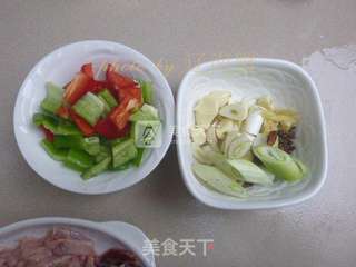 小炒鸡杂的做法步骤:2