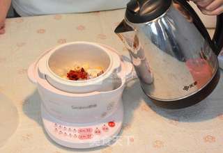 银耳莲子羹的做法步骤:20