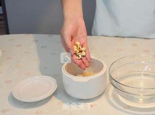 银耳莲子羹的做法步骤:11