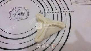 芝麻红糖三角包的做法步骤:13