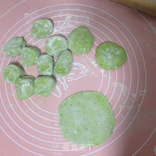 豆沙馅柳叶蒸饺的做法步骤:5