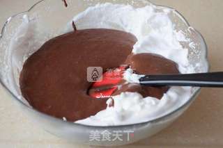 巧克力戚风蛋糕的做法步骤:9