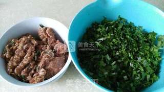 香芹猪肉水饺的做法步骤:2