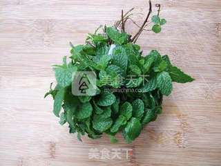 菠萝飘香【薄荷菠萝】的做法步骤:2