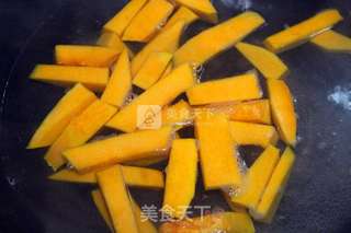 咸蛋黄焗南瓜的做法步骤:2