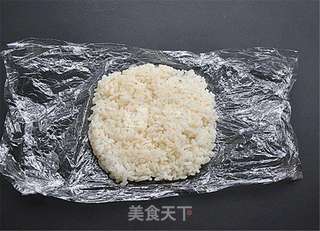 带馅儿的趣味饭团的做法步骤:3