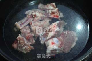 山药排骨枸杞滋补汤的做法步骤:3
