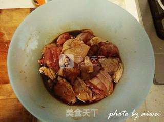 胡椒啫啫滑鸡煲的做法步骤:4