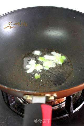 酱油炒饭的做法步骤:2
