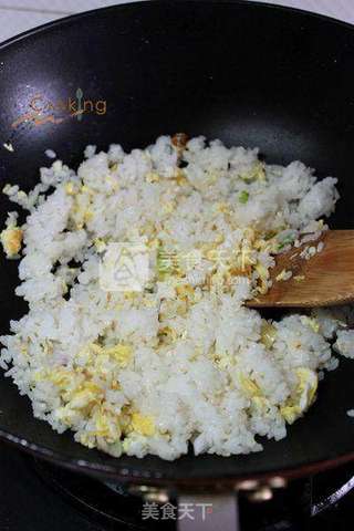 酱油炒饭的做法步骤:5