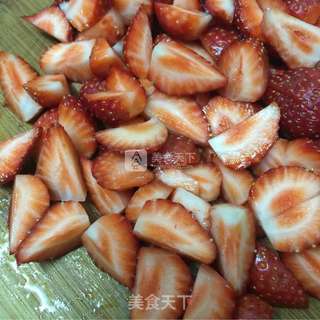草莓酱的做法步骤:2