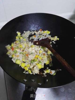 花花炒饭——有菠萝的炒饭哦的做法步骤:7