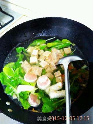 冻豆腐鱼丸汤的做法步骤:3
