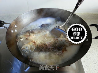 中国人餐桌的国民月子餐=备战二胎的鲫鱼豆腐汤的做法步骤:8