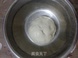 酸菜猪肉馅饼的做法步骤:2