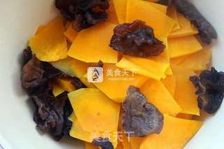 杂蔬炒南瓜的做法步骤:3