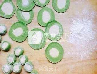 翡翠白菜饺子的做法步骤:7