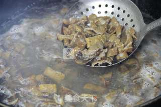 小炒腊猪肠的做法步骤:4