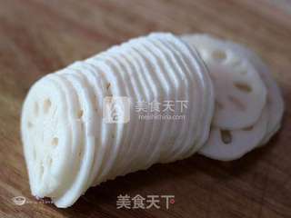 冬季养生爽口菜---酸辣胭脂藕片的做法步骤:4