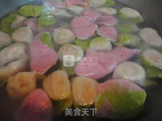 菠菜火龙果汁双色饺子的做法步骤：7