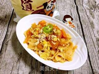 胡萝卜番茄鸡蛋面的做法步骤:11