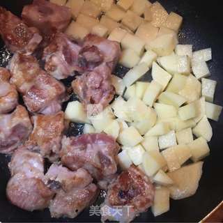 排骨土豆焖饭的做法步骤:6