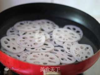 冬季养生爽口菜---酸辣胭脂藕片的做法步骤:5