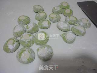 菠菜火龙果汁双色饺子的做法步骤：4