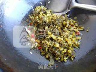 雪菜肉末炒黄豆的做法步骤:5
