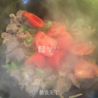 西红柿牛腩炖土豆的做法步骤:4