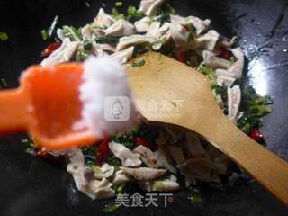 雪菜炒猪肚的做法步骤：7