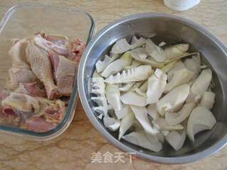 猪肚竹笋炖鸡的做法步骤:7