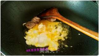 黑椒排骨菠萝炒饭的做法步骤:2