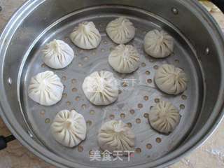蟹粉小笼包的做法步骤:17