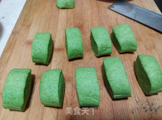 小朋友最爱——翡翠豆沙饼的做法步骤:7