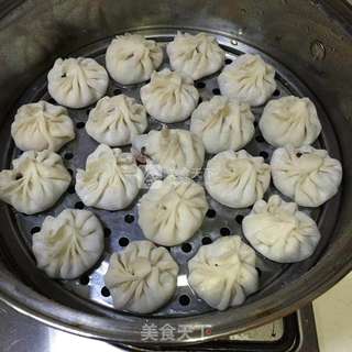 饺子皮的美丽变身—小笼包的做法步骤:7