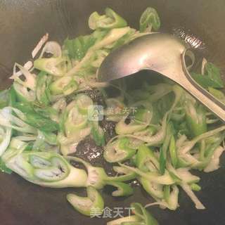 西红柿牛腩炖土豆的做法步骤:2
