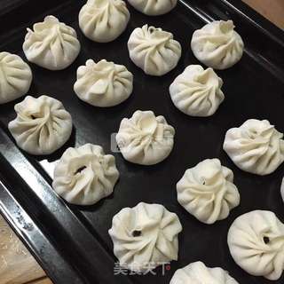 饺子皮的美丽变身—小笼包的做法步骤:6