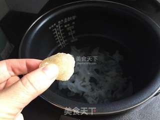 银耳百合雪梨汤的做法步骤:4