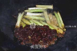 慈姑红焖肉的做法步骤:6
