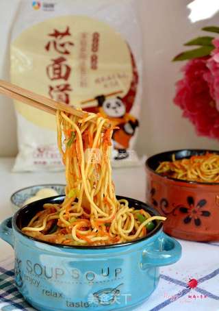 肉丝蔬菜炒面的做法步骤:19