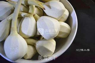 慈姑红焖肉的做法步骤:2